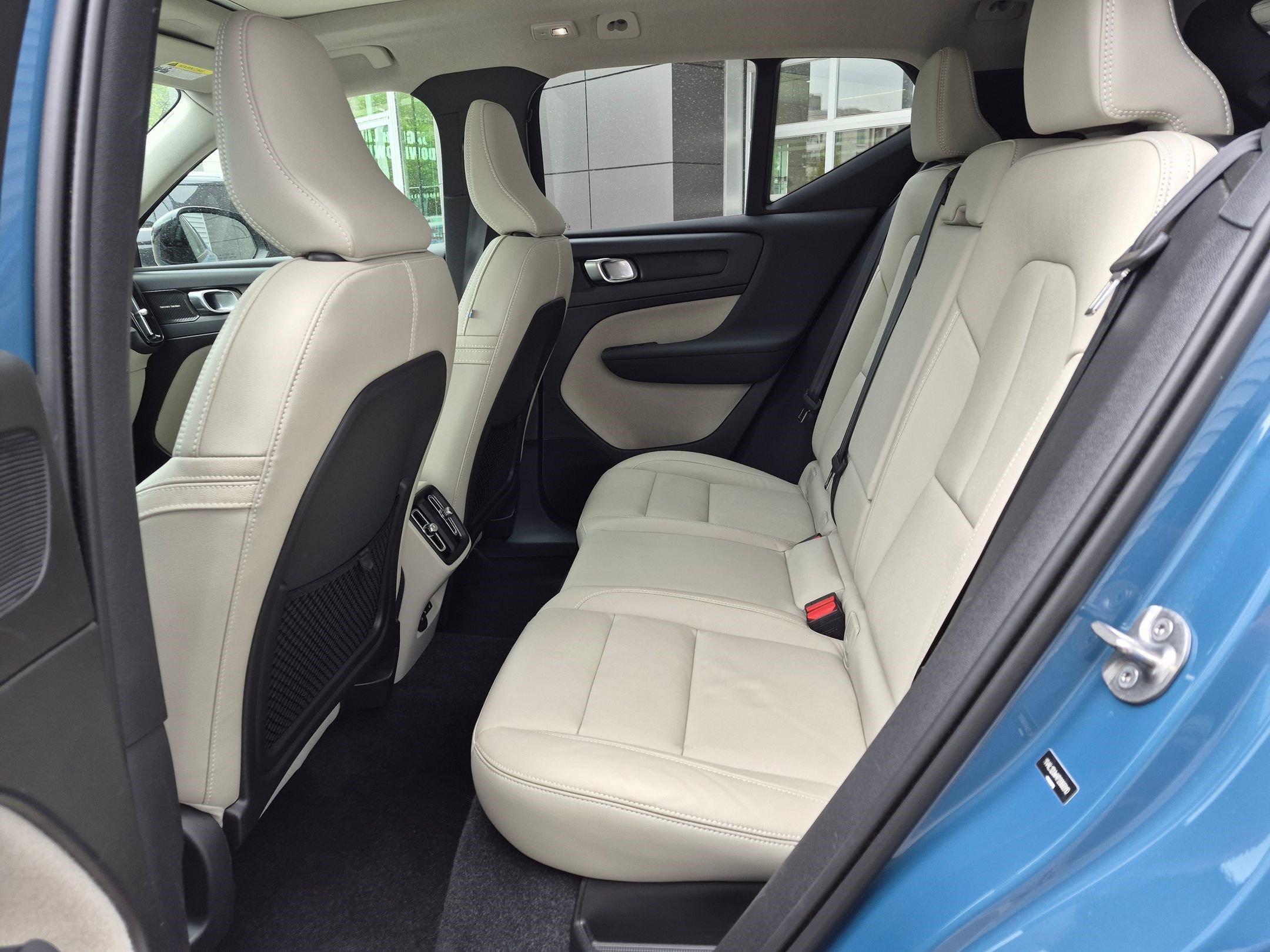 Certified Used 2023 Fjord Blue Volvo Plus Dark Theme image 27