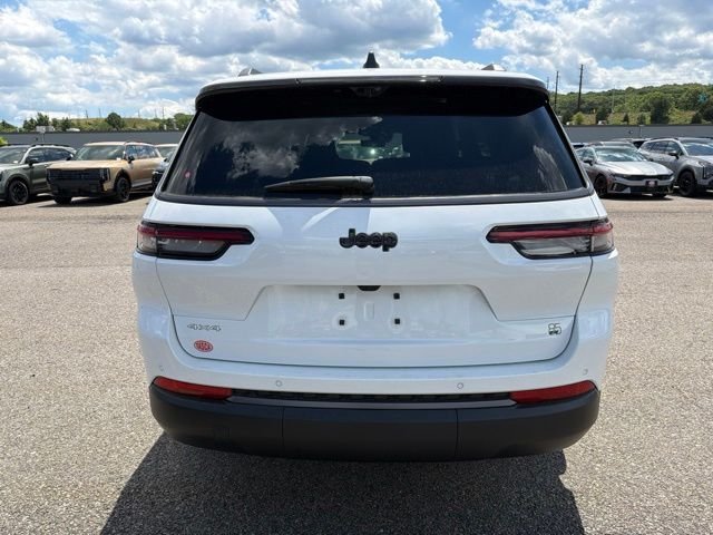 New 2026 Bright White Clear-Coat Exterior Paint Jeep  image 4