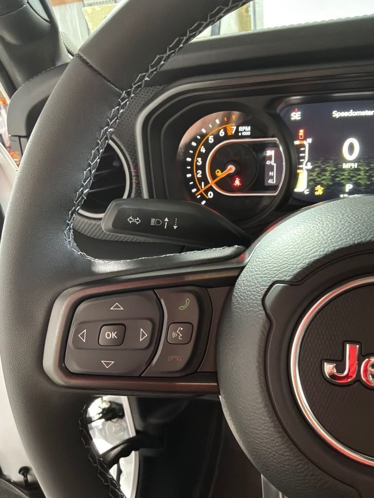 New 2026 Bright White Clearcoat Jeep Rubicon image 23