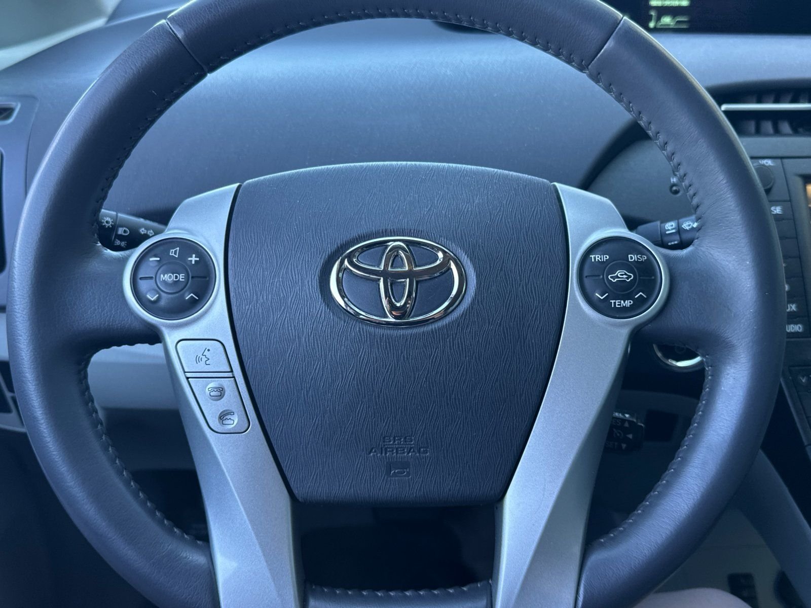 Used 2010 Classic Silver Metallic Toyota I image 21