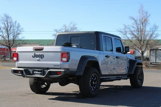 Used 2020 Silver Jeep Sport image 6