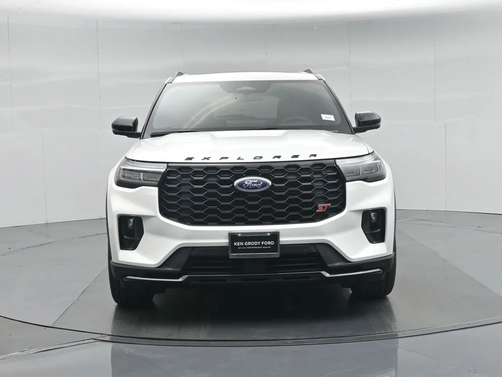 New 2026 Star White Metallic Tri-Coat Ford ST image 24