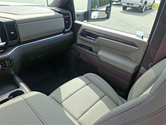 2025 GMC Sierra 2500HD SLT - Photo 11