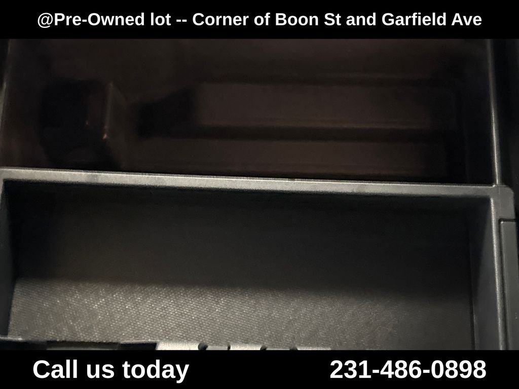 Used 2022 White Ford XLT image 26