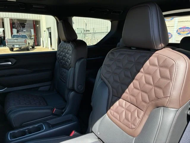 New 2026 Super Black Nissan Platinum image 9