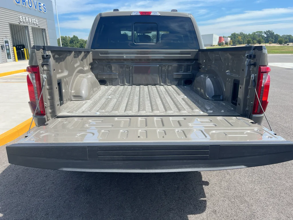 New 2026 Marsh Gray Ford XLT image 10