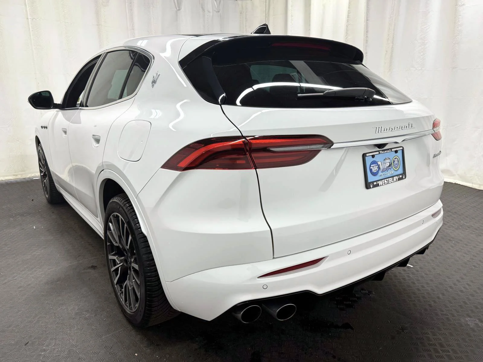 Used 2025 White Maserati  image 8