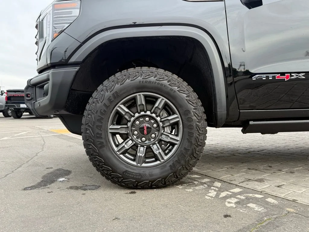 New 2026 Onyx Black GMC AT4X image 4