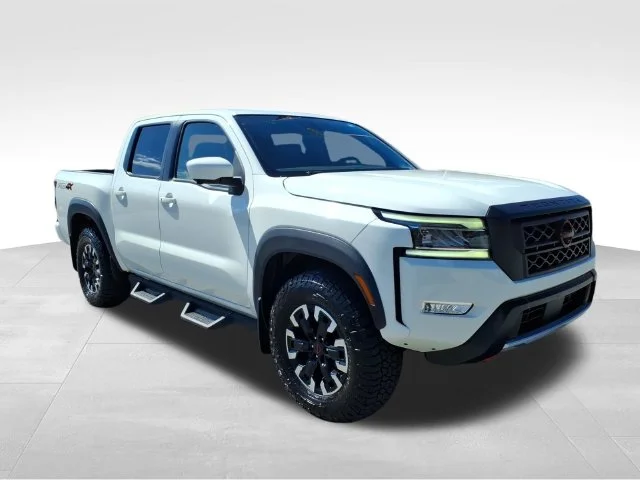 Used 2022 White Nissan PRO-4X image 14