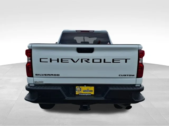 Used 2025 White Chevrolet Custom image 9