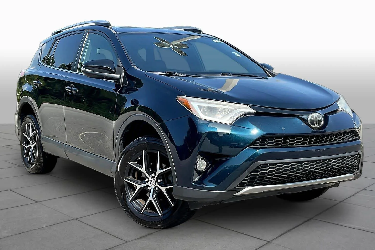 Used 2017 Galactic Aqua Mica Toyota SE image 3