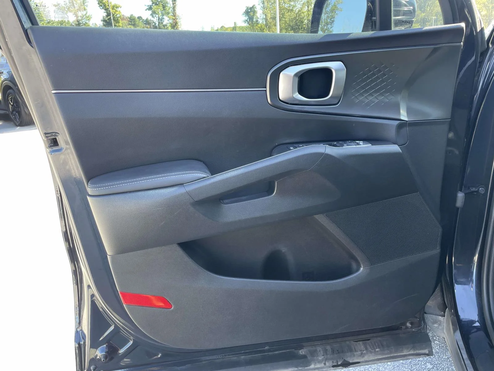 Used 2022 Gravity Blue Kia EX image 4