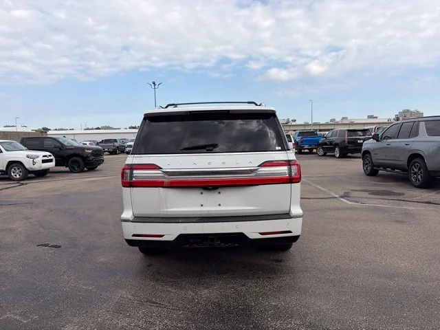Used 2021 Pristine White Lincoln Reserve image 6