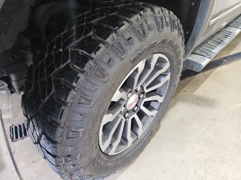 Used 2015 Bronze Alloy Metallic GMC SLT image 4