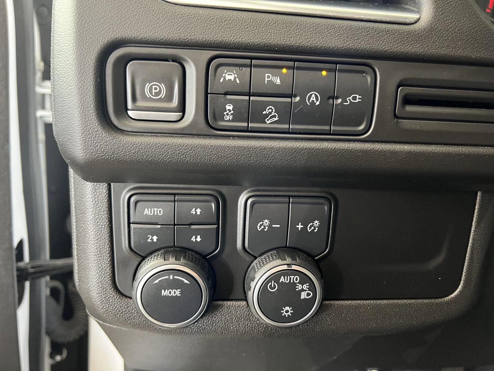 Used 2021 Summit White Chevrolet Premier image 12
