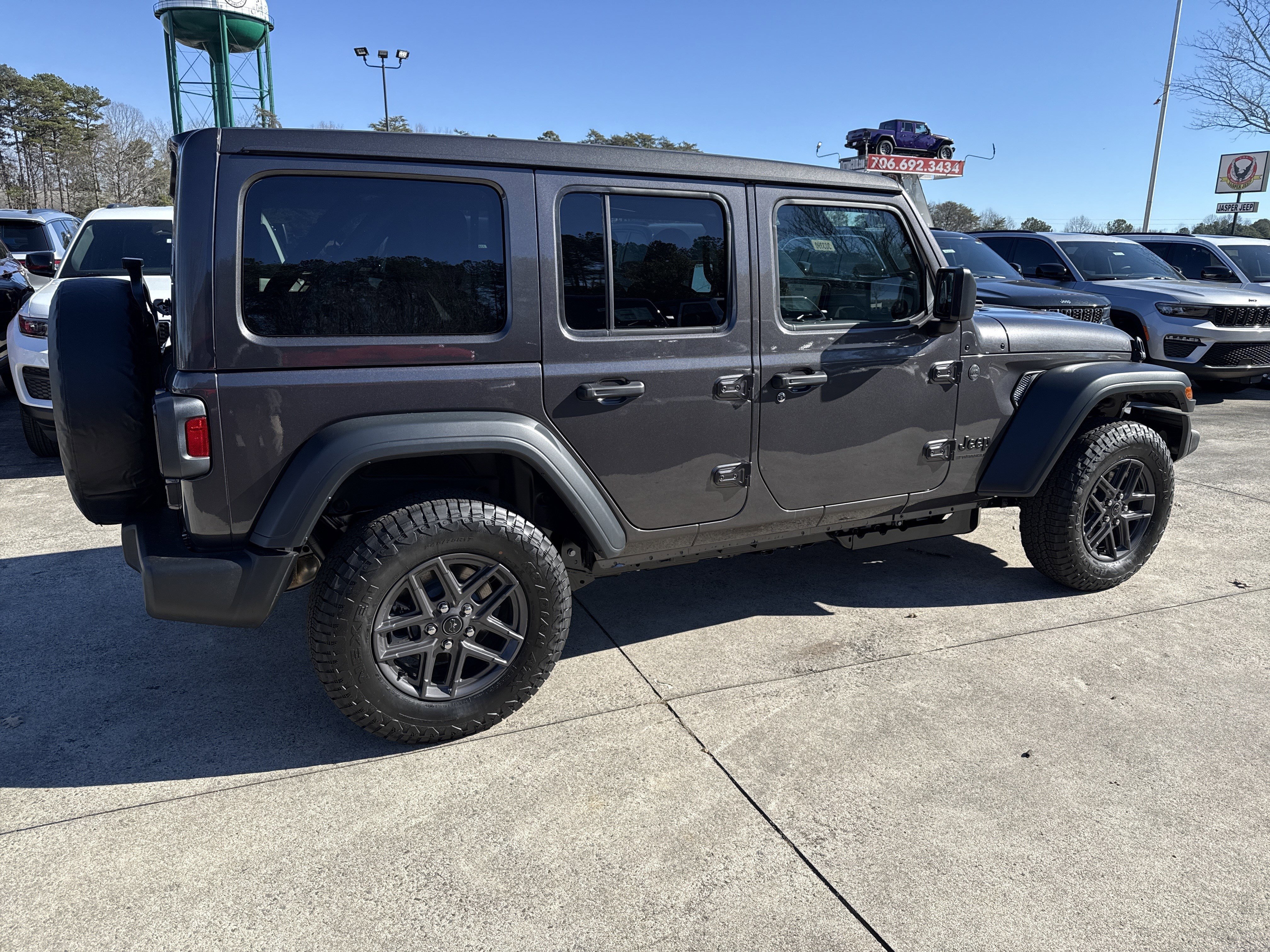 New 2026 Granite Crystal Metallic Clear-Coat Exterior Paint Jeep Sport S image 8