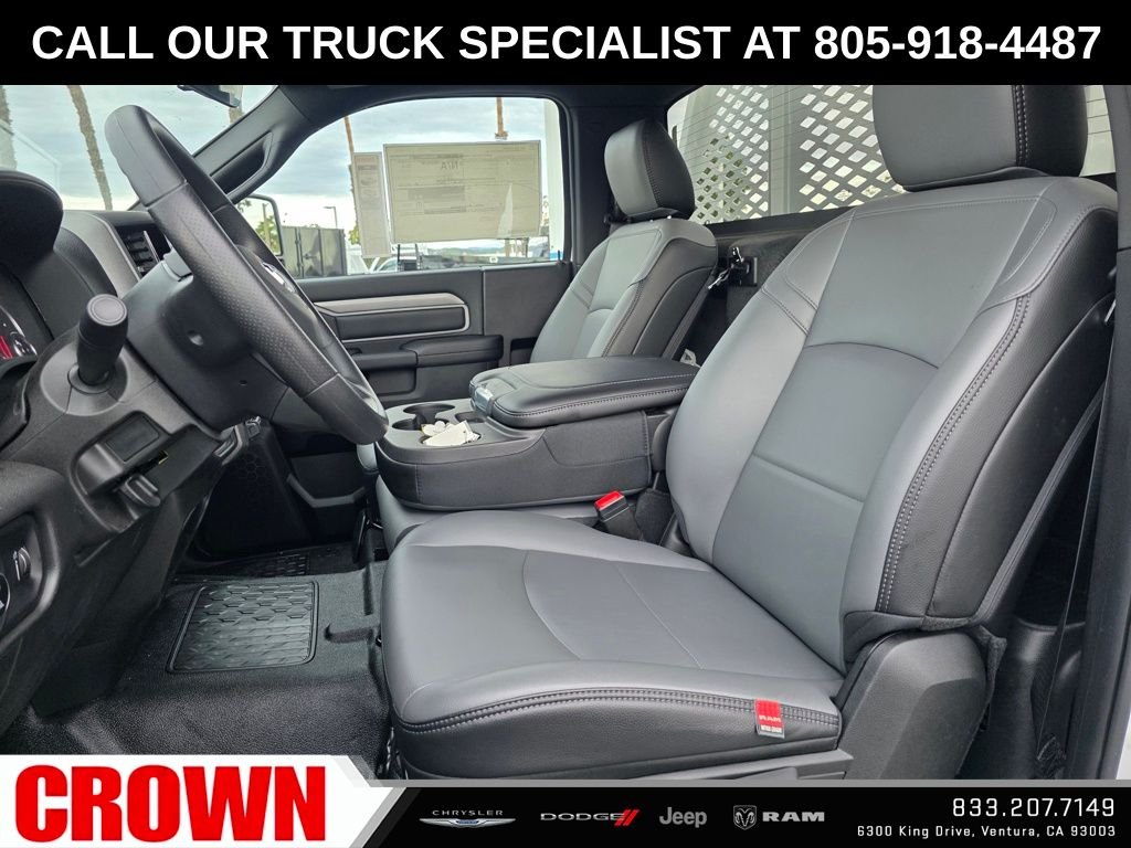2025 RAM 3500 Chassis Tradesman - Photo 18
