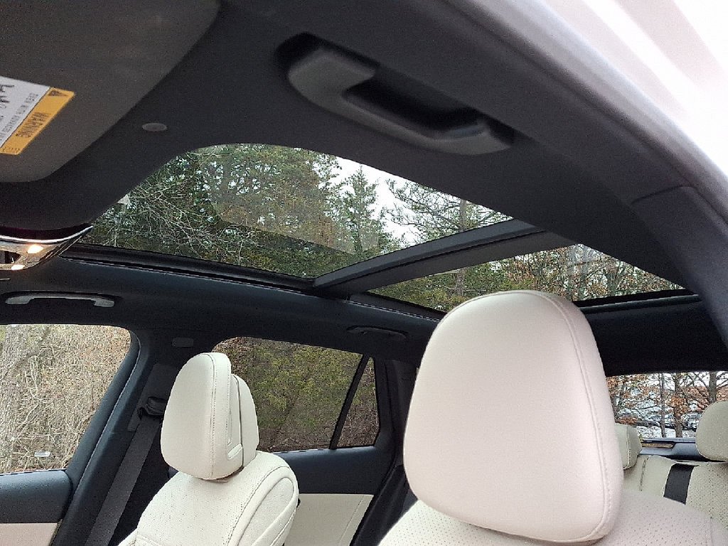 Used 2026 Polar White Mercedes-Benz GLC 300 image 9