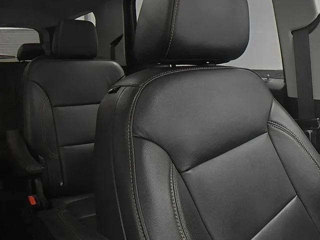 Used 2020 Gray Chevrolet RS image 33