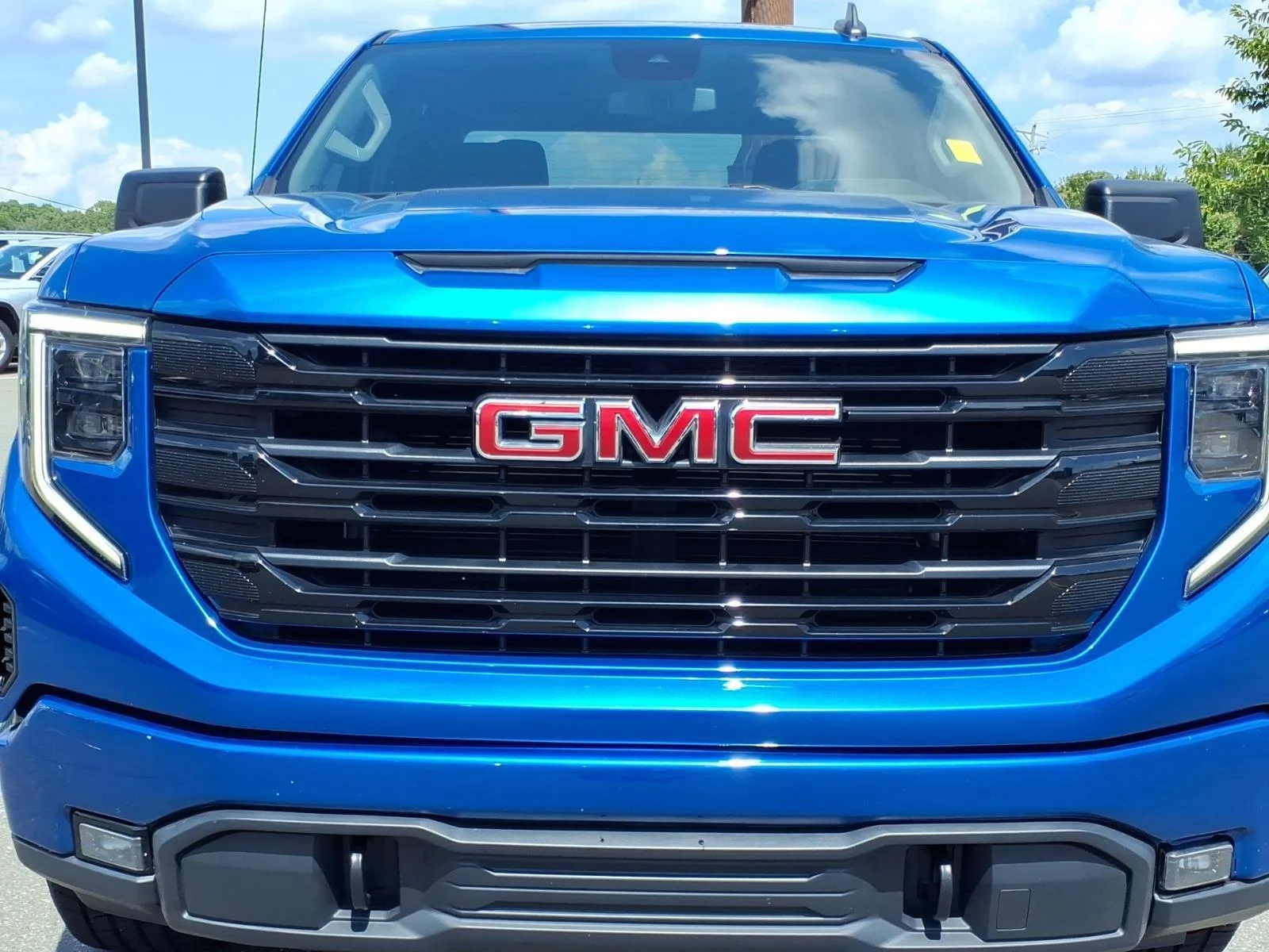 Used 2023 Dynamic Blue Metallic GMC Elevation image 13