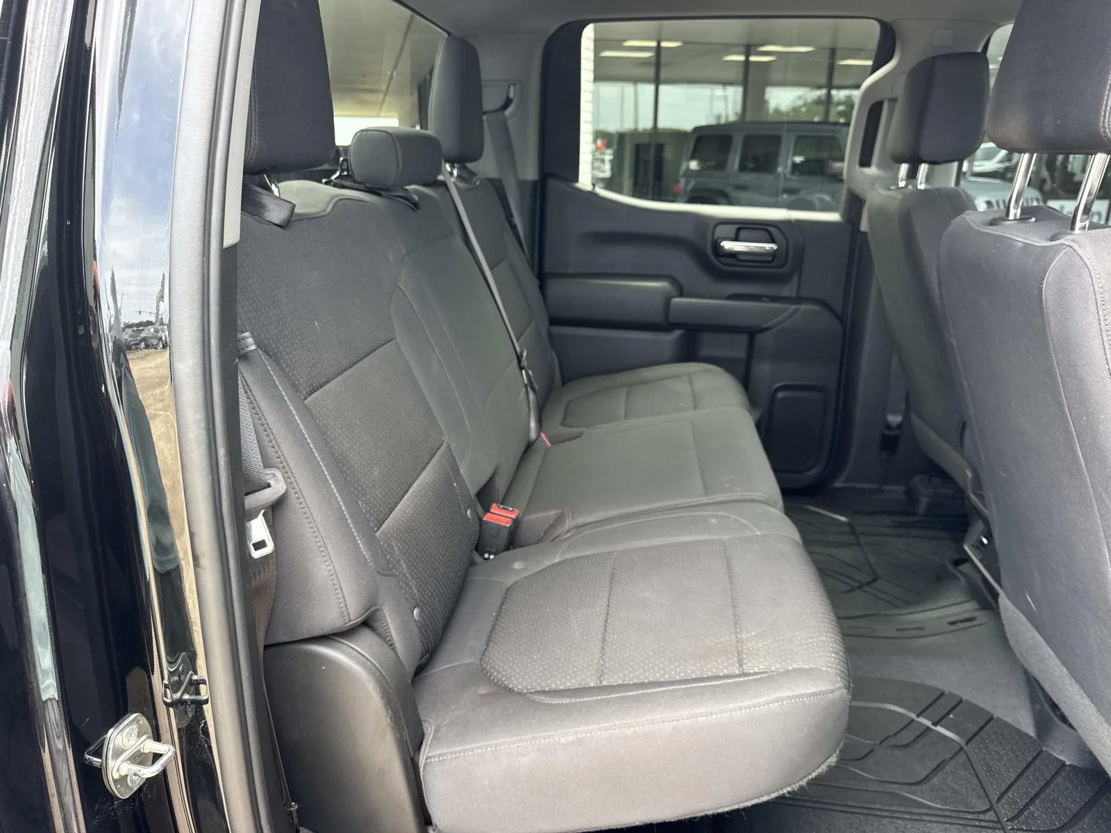 Used 2019 BLACK Chevrolet Custom image 9