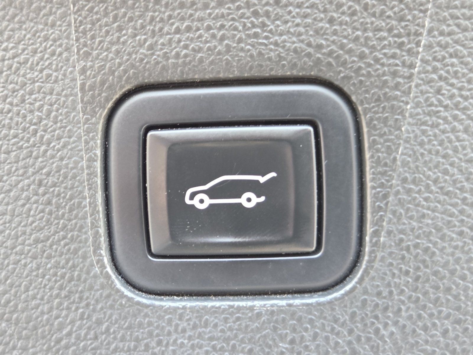 Used 2020 Quicksilver Metallic Buick Premium Group image 29