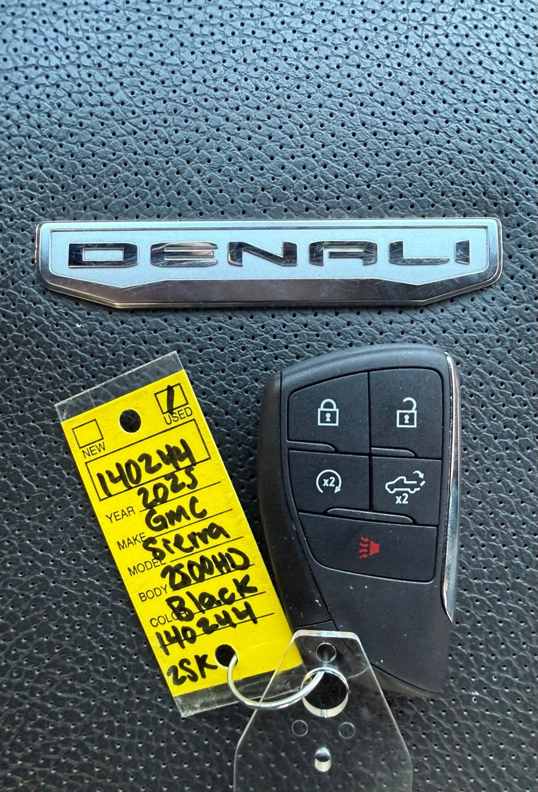 Used 2025 Black GMC Denali image 15