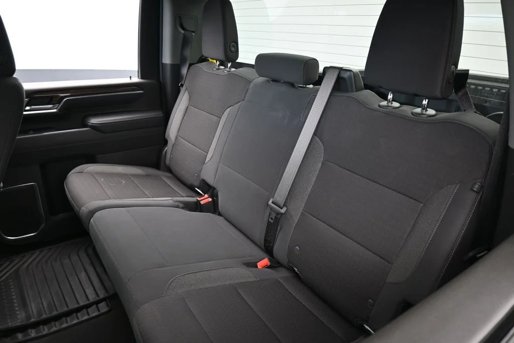 Used 2025 Summit White Chevrolet LT image 37