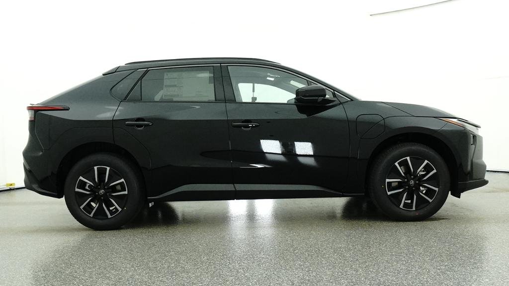New 2026 Midnight Black Metallic Toyota XLE image 13