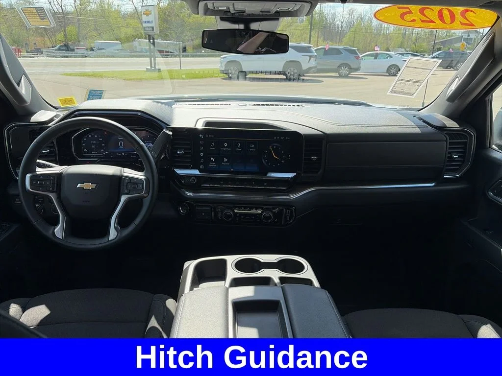 Used 2025 White Chevrolet LT image 17