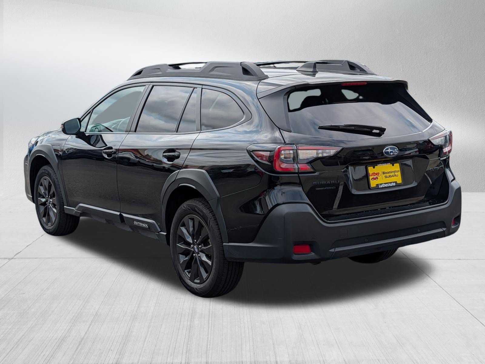 Used 2025 Crystal Black Silica Subaru Onyx Edition image 5