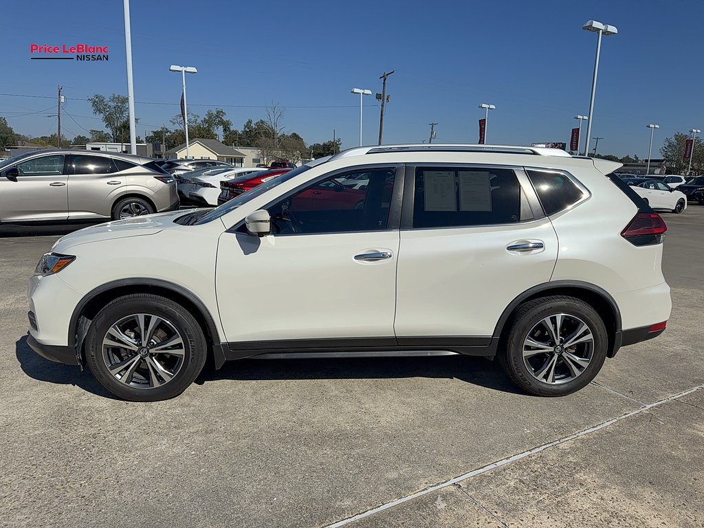 Used 2019 WHITE Nissan SV image 4