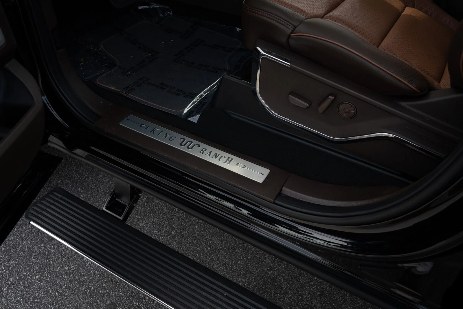 New 2026 Agate Black Metallic Ford F-250® King Ranch® image 38