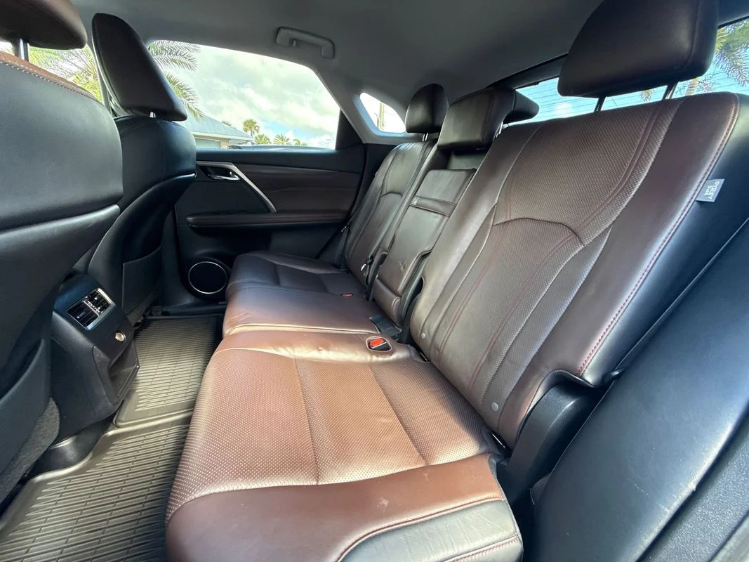 Used 2017  Lexus  image 13