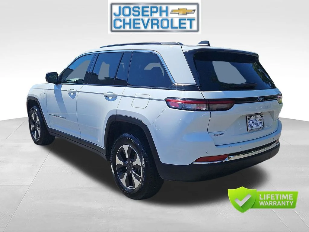 Used 2024 White Jeep 4xe image 3