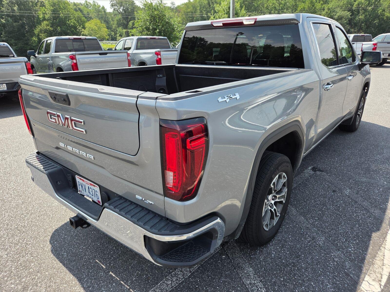 Used 2025 Sterling Metallic GMC SLT image 8