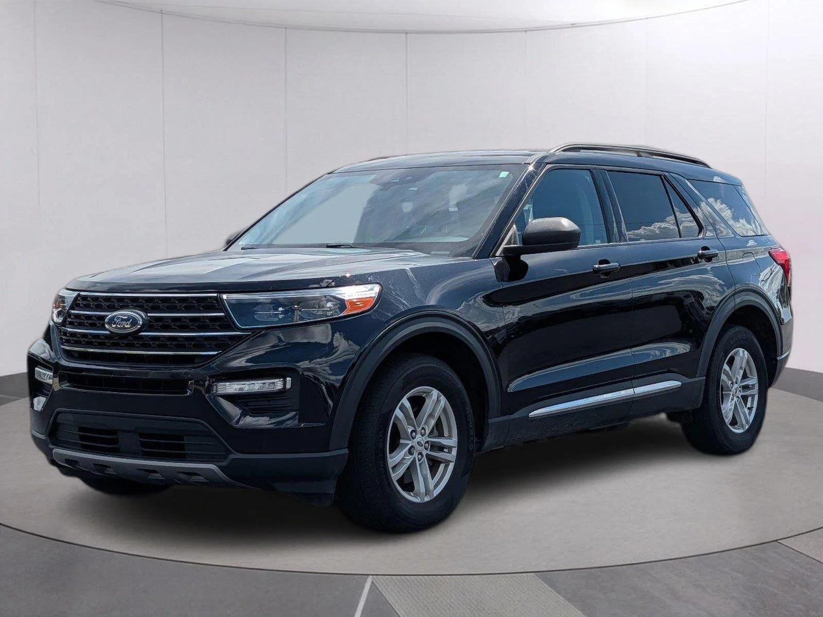 Used 2022 Agate Black Ford XLT image 1