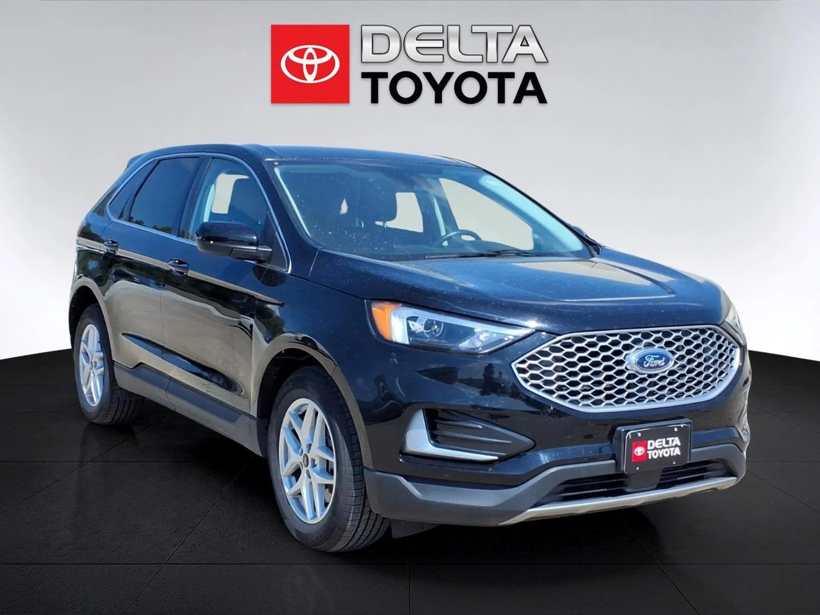 Used 2024 Agate Black Ford SEL image 7