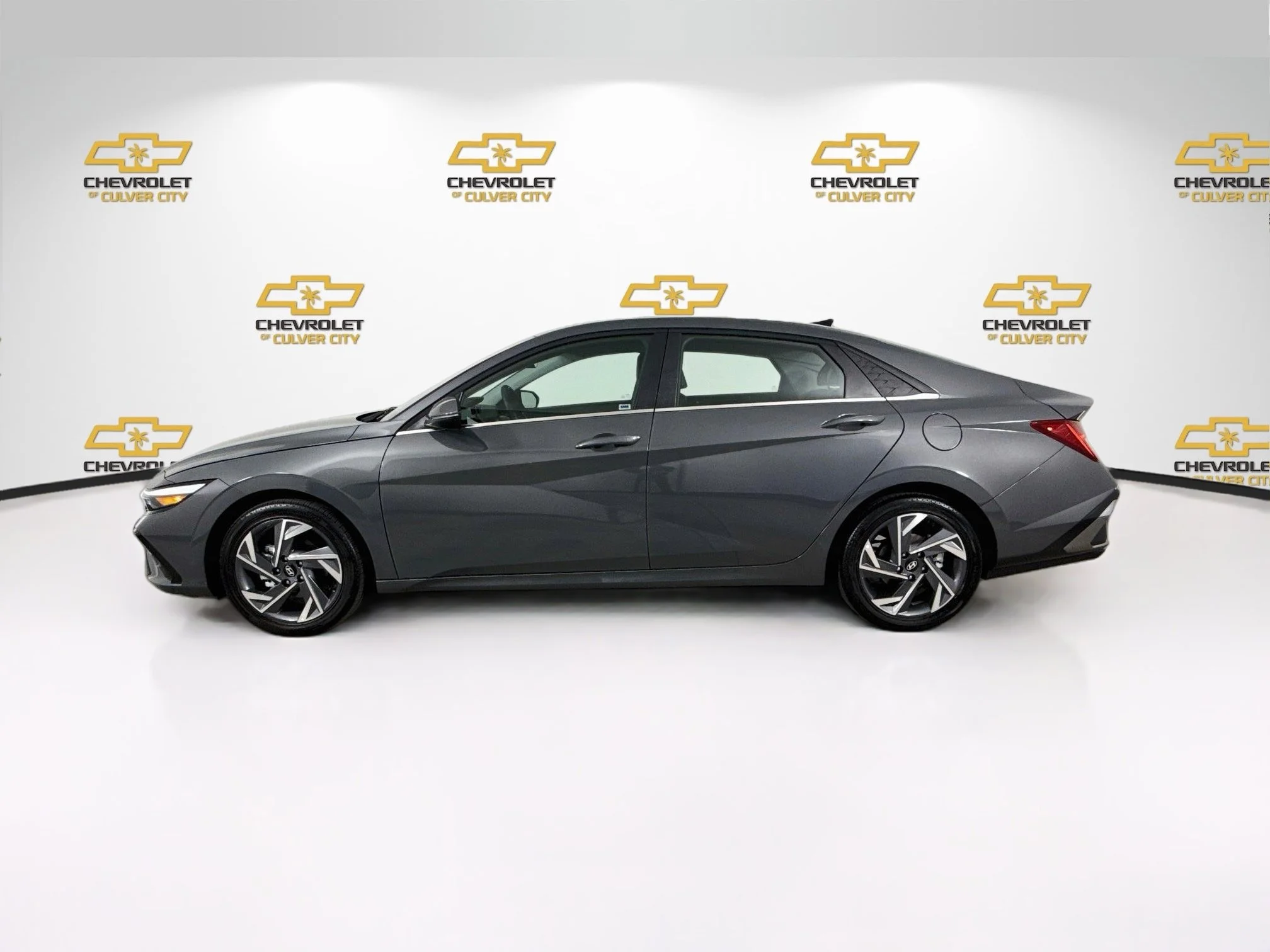 Used 2025  Hyundai Limited image 5