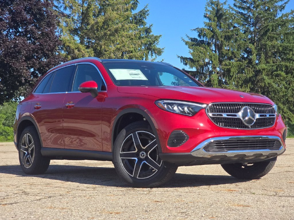 New 2026 MANUFAKTUR Patagonia Red Metallic Mercedes-Benz GLC 300 image 38
