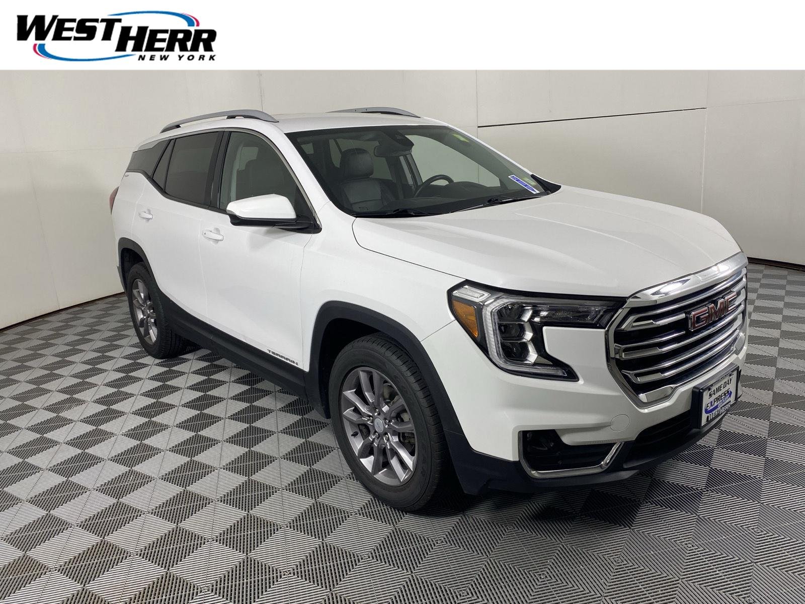 Used 2024 Summit White GMC SLT image 1