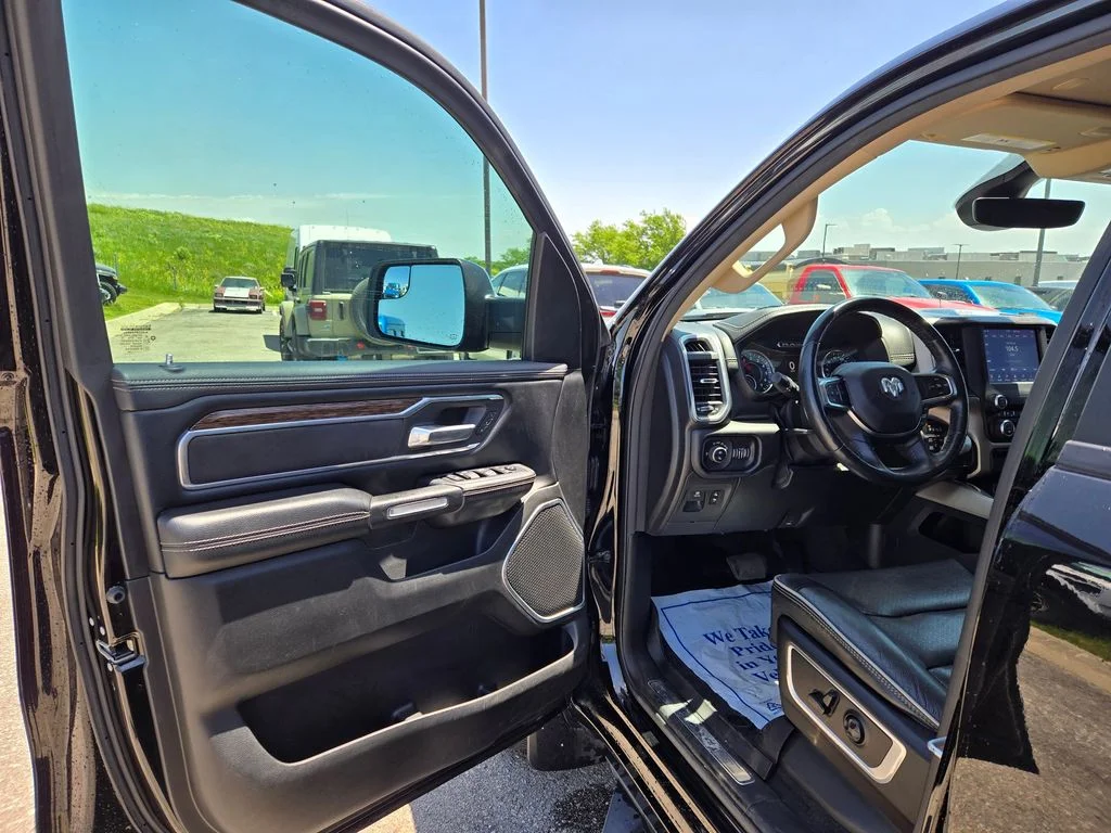Used 2020 Black Ram Laramie image 12