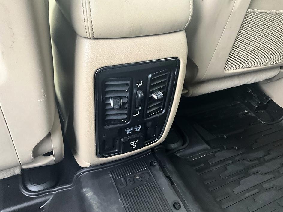 Used 2019 Gray Jeep Limited image 30