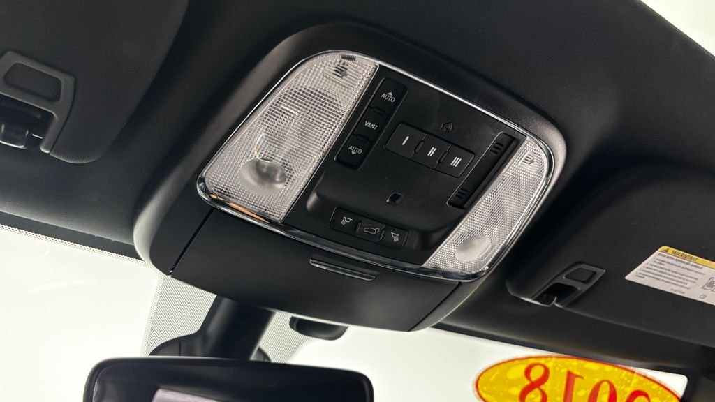 Used 2018 White Jeep Limited image 27