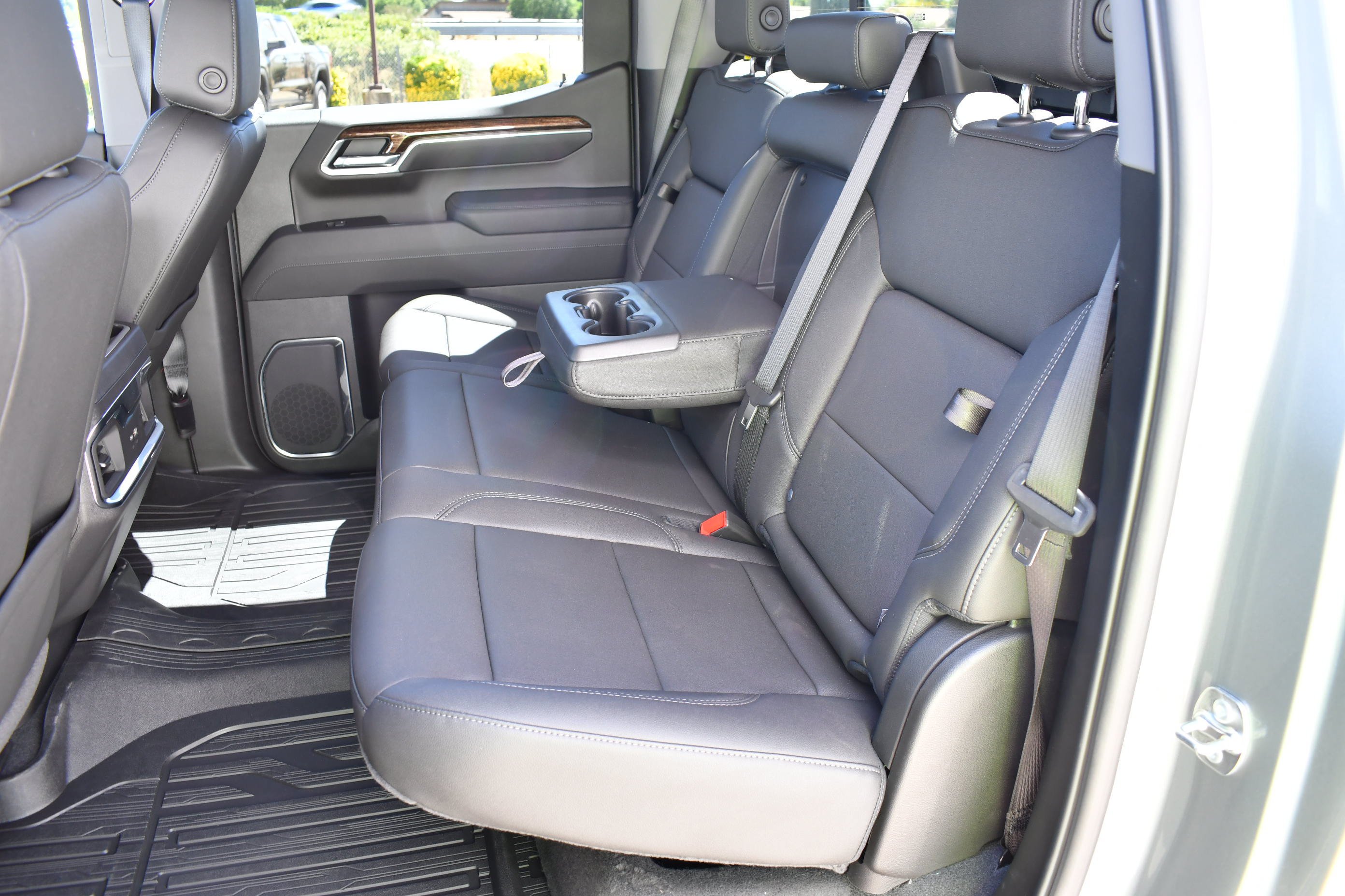 New 2026 Sterling Metallic GMC Elevation image 26