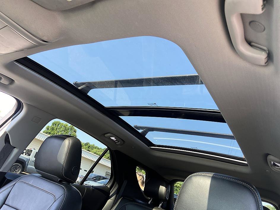 Used 2019 Cajun Red Tintcoat Chevrolet Premier image 17