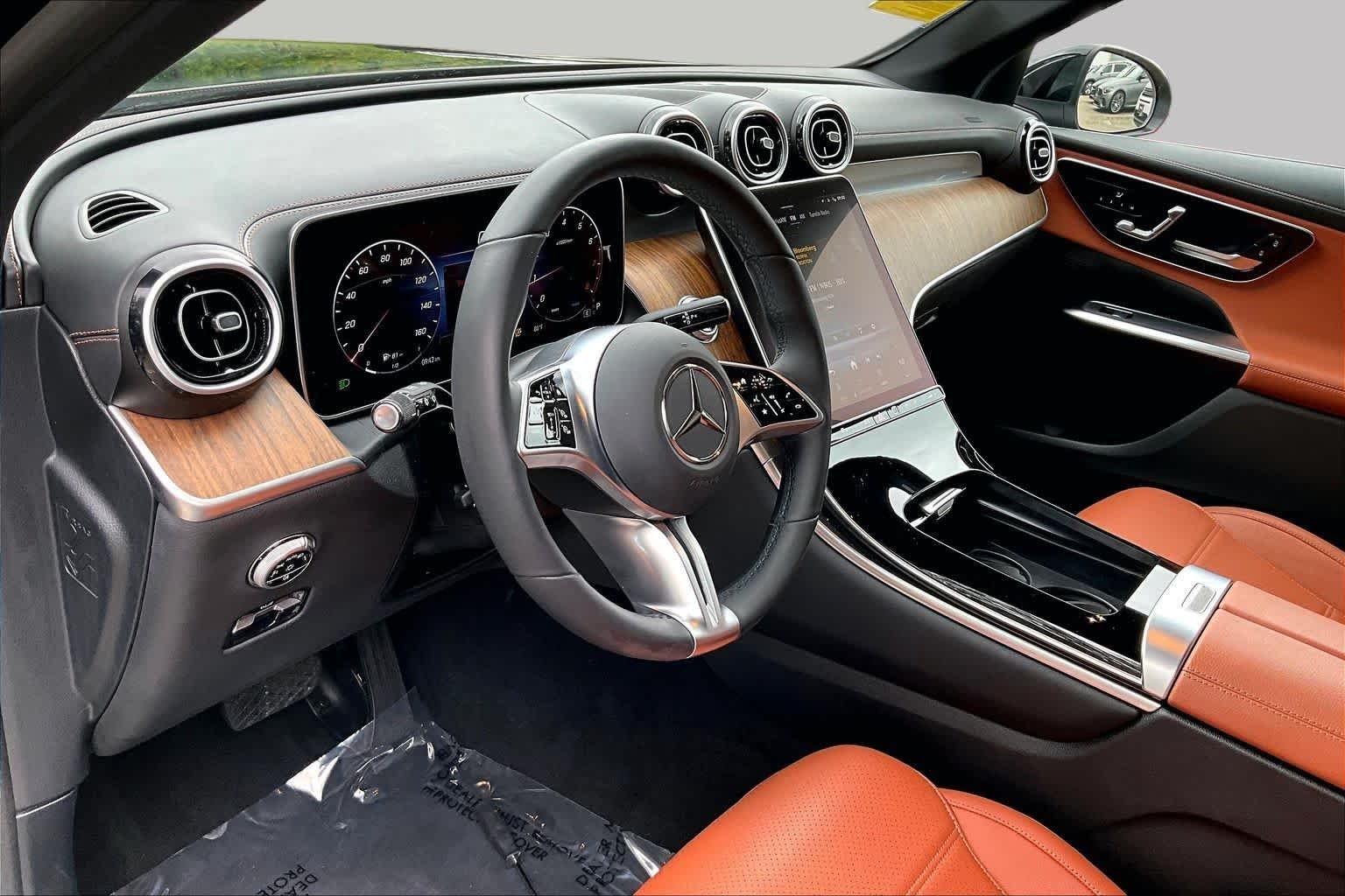 Used 2024 Polar White Mercedes-Benz GLC 300 image 18