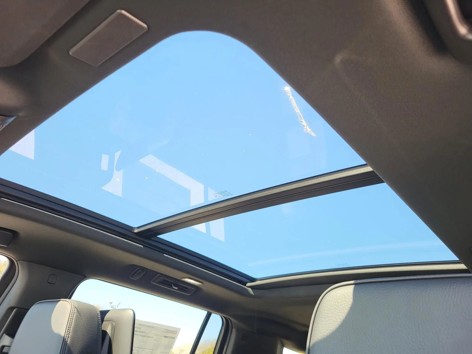 2026 GMC Yukon XL Denali - Photo 10