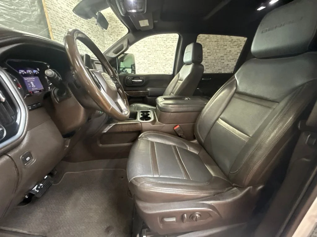 Used 2020 White Frost Tricoat GMC Denali image 23