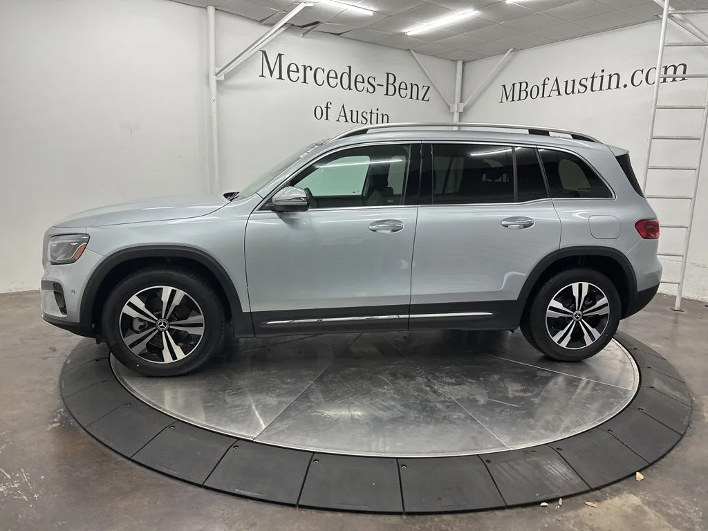Used 2026 Silver Mercedes-Benz GLB 250 image 4